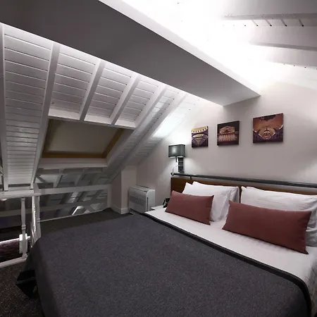 Montania Special Class 호텔 무단야