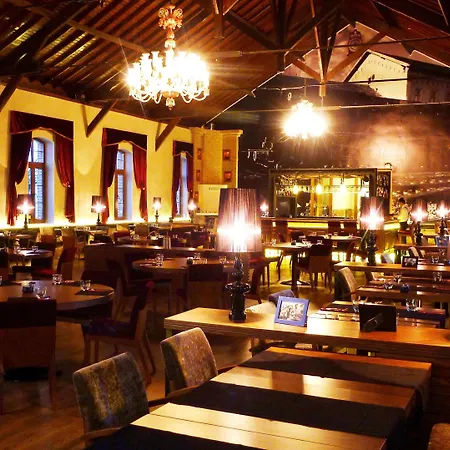 فندق مونتانيا سبيشيال كلاس 4*