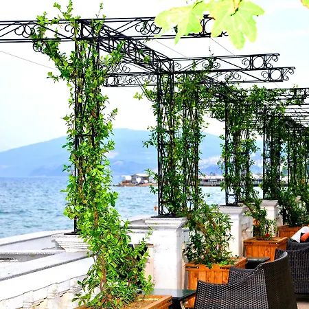 فندق مونتانيا سبيشيال كلاس 4*